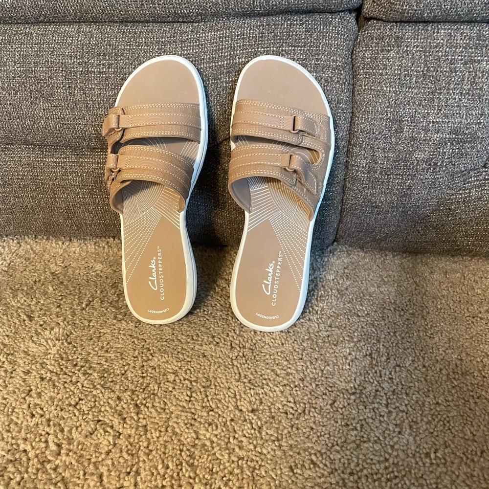 Clarks Cloudstepper Sandals